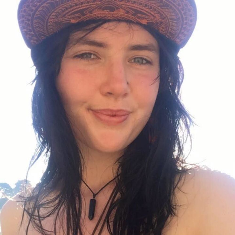 Meet your Posher, Halley